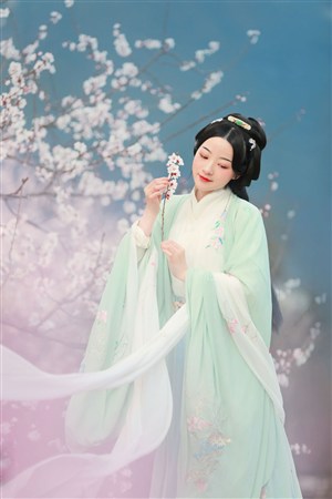 男女一邊摸一揉很爽下面會變大嗎