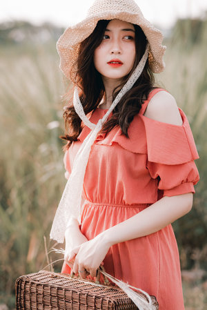 手指在花心里攪拌